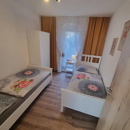 Apartman Ursula 2 Karlovy Vary Exterior photo